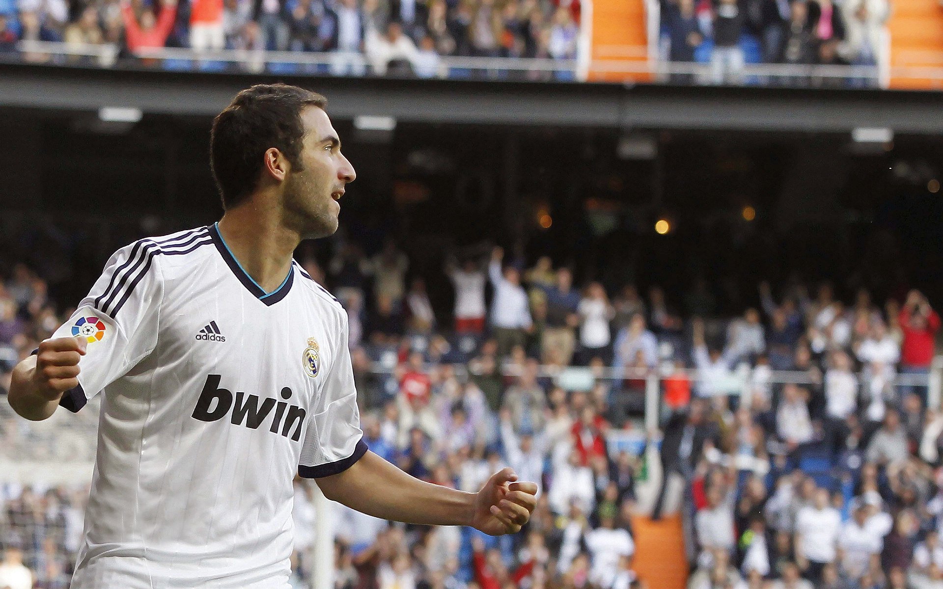 战术的胜利与个体的闪耀，从AC米兰的体系压制到孙兴慜的关键接管