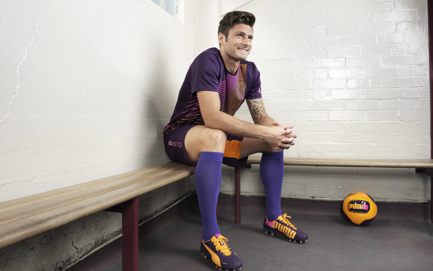 赛道上的指挥官,楚阿梅尼率队闪耀F1街道赛之夜