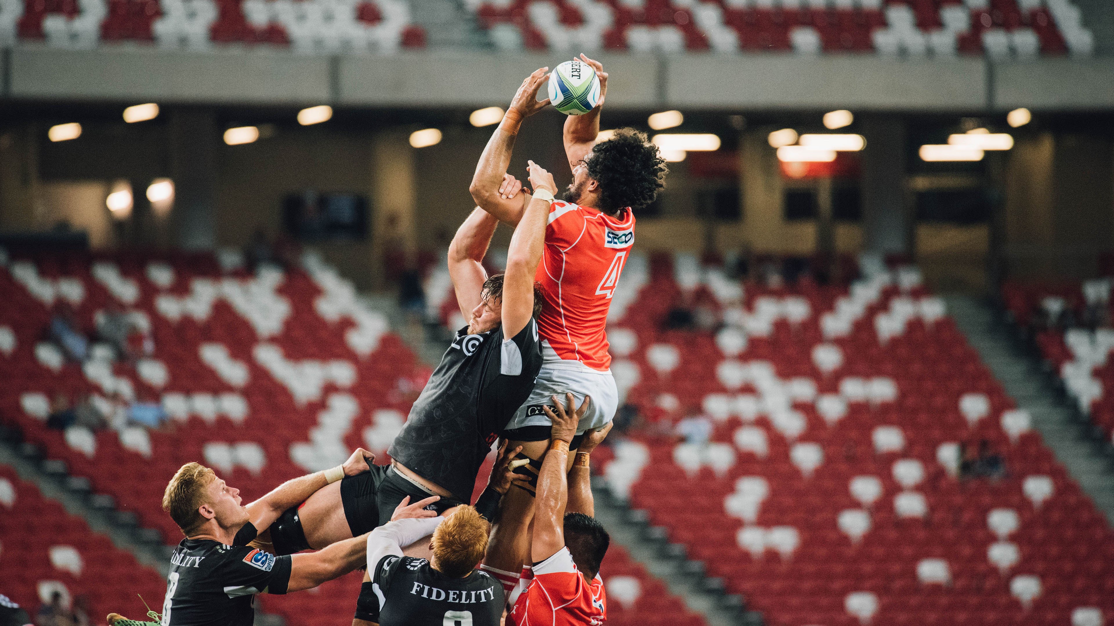 暗夜极速之光，克莱在F1街道赛之夜的无争议封神之战